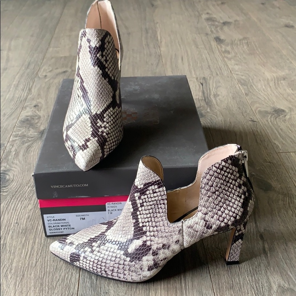 New! Never worn VINCE Camuto booties